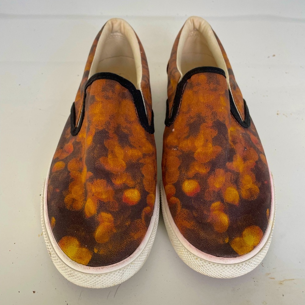 Bucket feet shoes